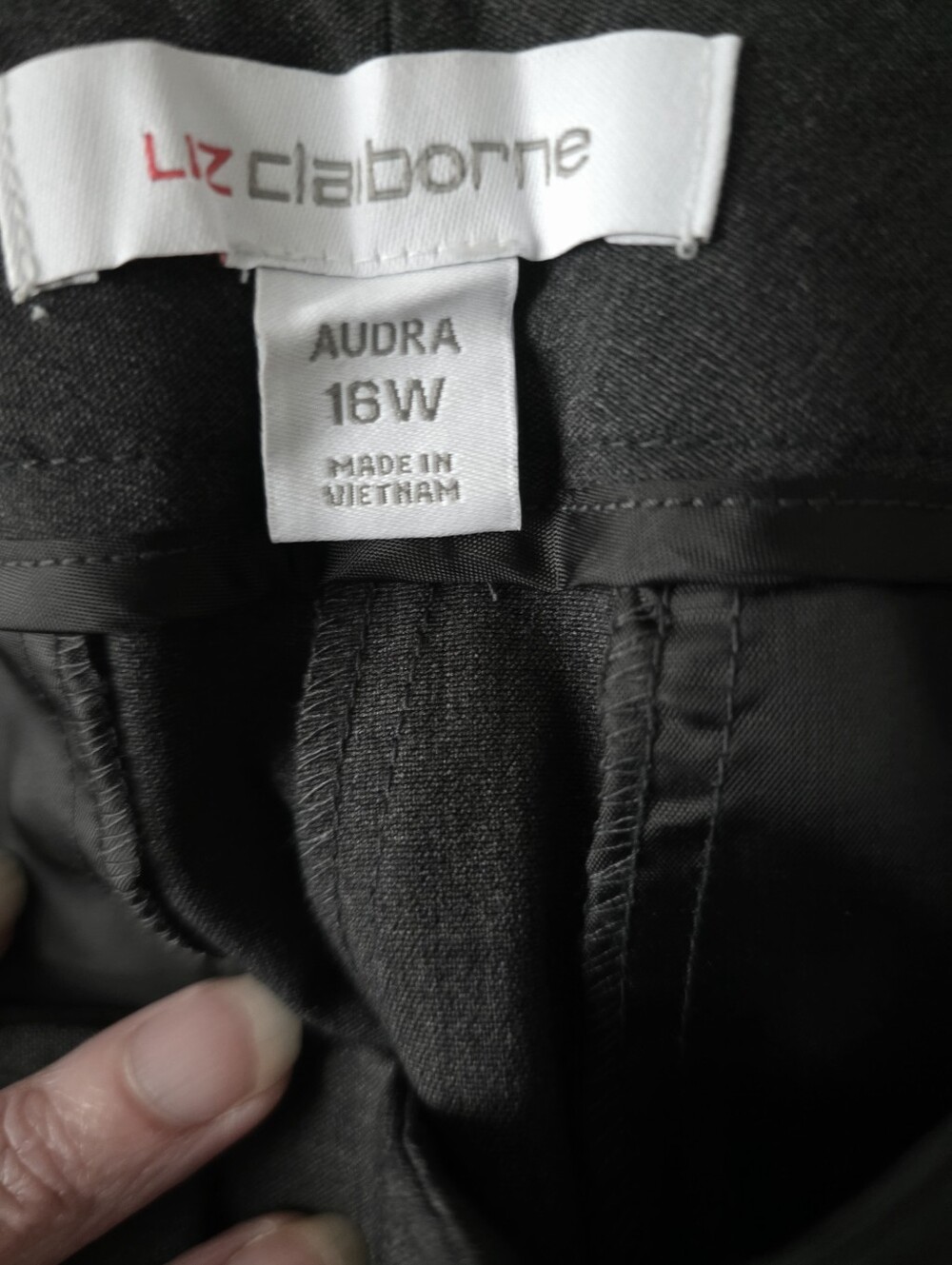 NWT Liz Claiborne Audra Mid-Rise Straight Trousers Charcoal Gray Plus Size 16W - Picture 2 of 9